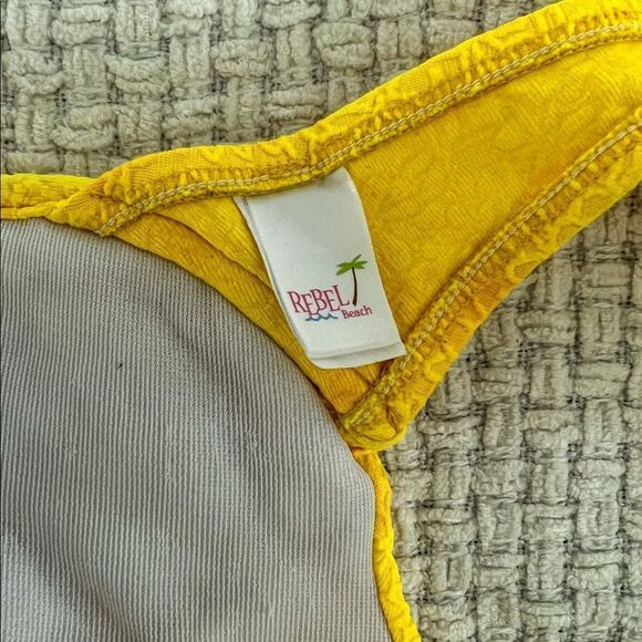 𝅺VINTAGE 90’s Bikini Top - Picture 5 of 6